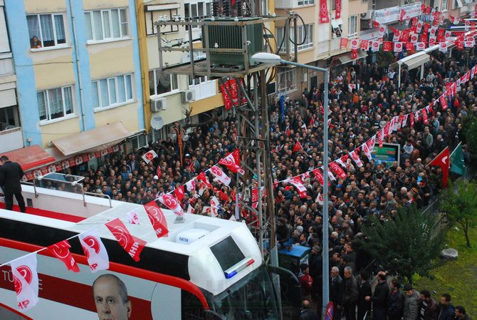 MHP LİDERi DEVLET BAHÇELİ AKHİSARLILAR İLE BULUŞTU